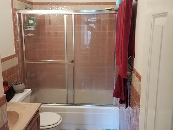 5th image of 1333 Lincoln Way APT 1