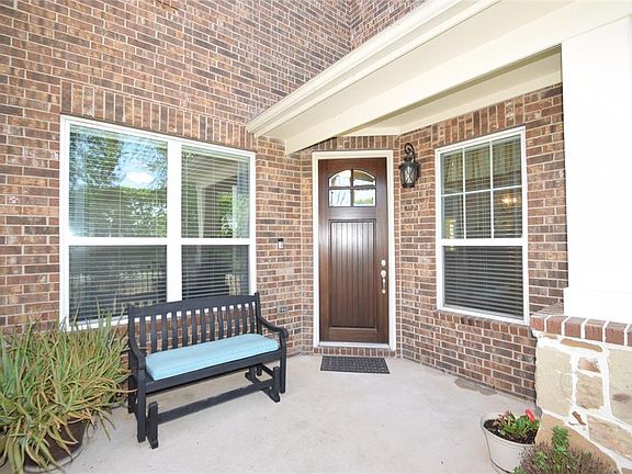 3rd image of 8402 Bishop Oaks Dr