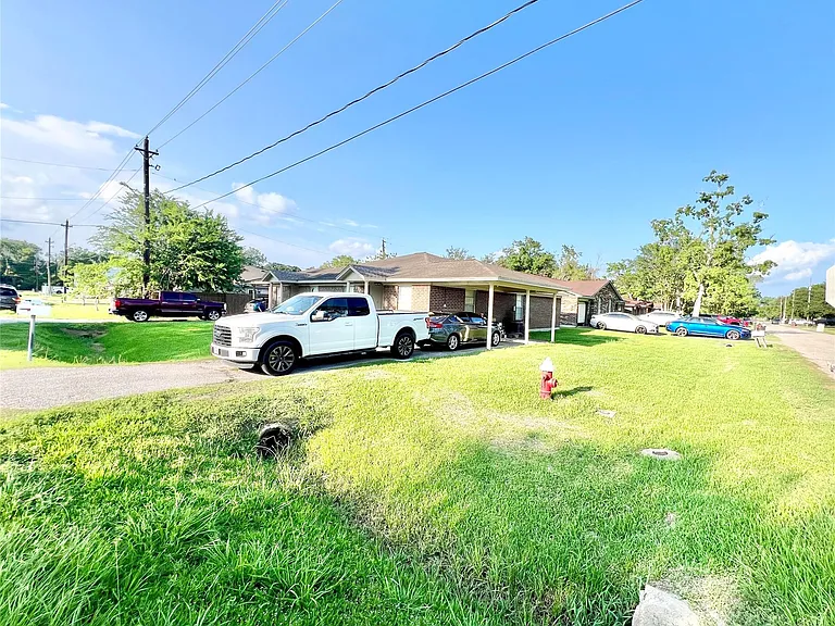 4023 Avenue Q 1/2 — Photo 33