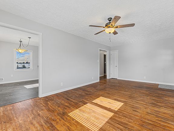 5th image of 3416 S Lynhurst Dr