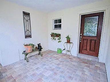 2nd image of 6127 8th Ave S