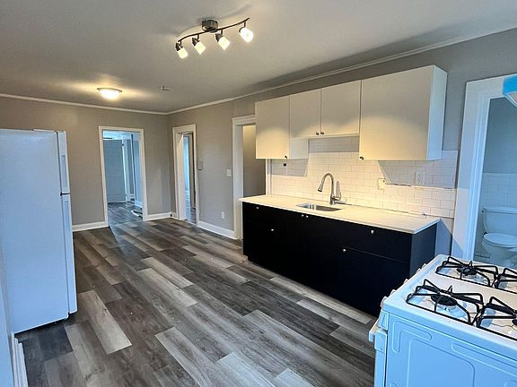2nd image of 557 Communipaw Ave #3