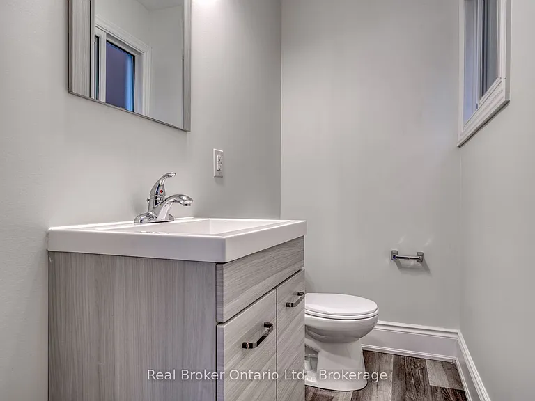 220 Caroline St S #1 — Photo 12