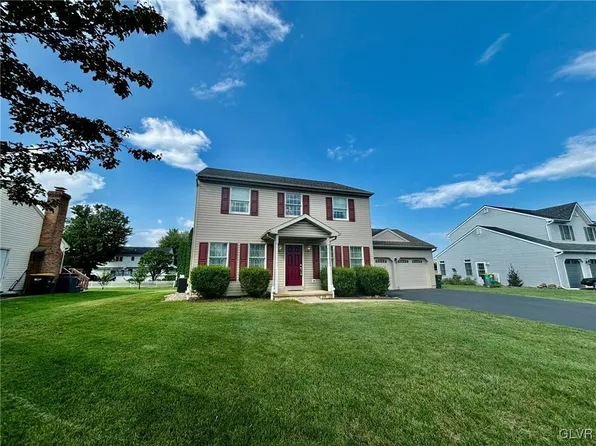 135 4th St, Nazareth, PA 18064