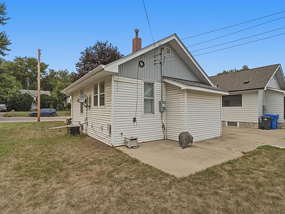 3rd image of 808 N Prairie Ave