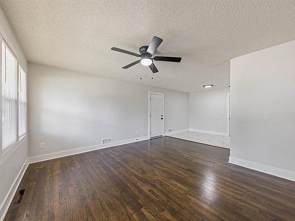 3rd image of 4213 Hardesty Ave