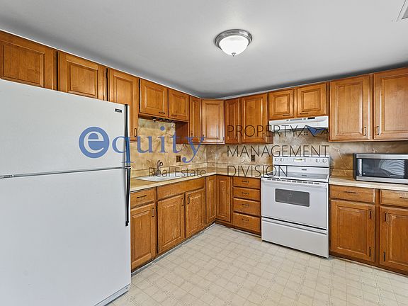 4th image of 4305 S Phillips Ln