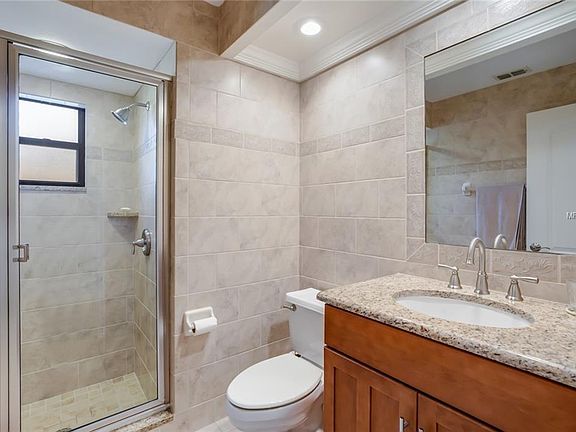 5th image of 3625 Pine Point Ct #114