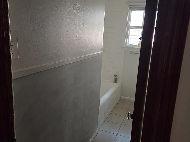 603 Teetshorn St #B — Photo 8