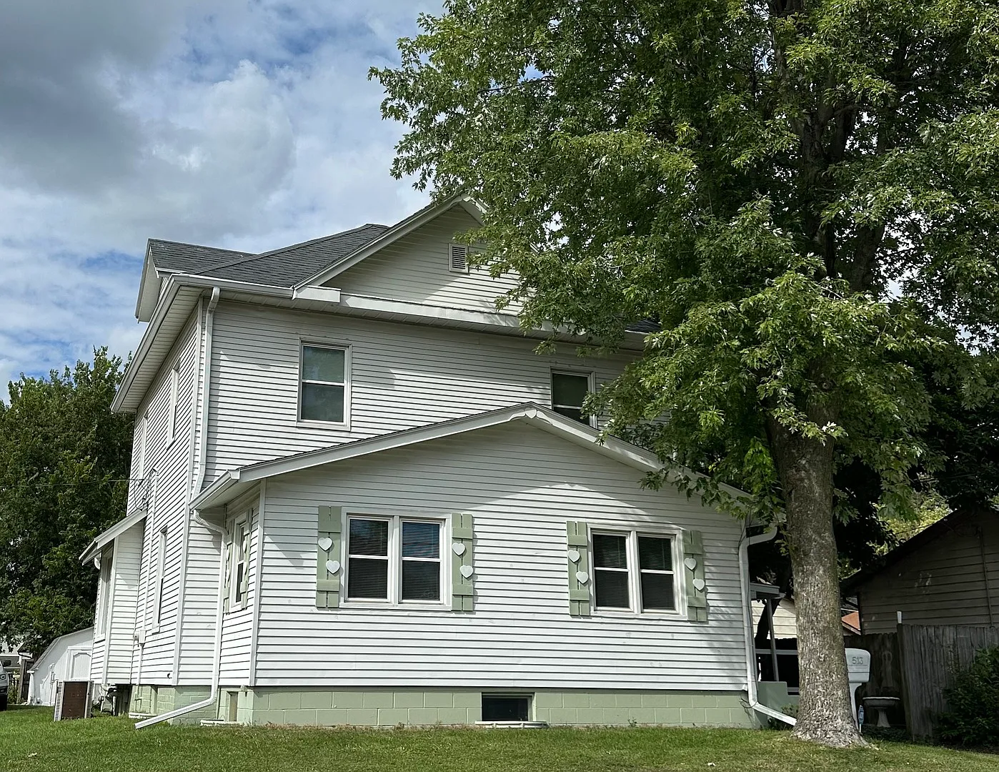 513 W Macarthur Ave photo 1