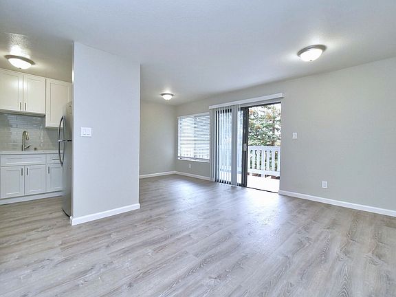5th image of 920 Fletcher Ln APT 106