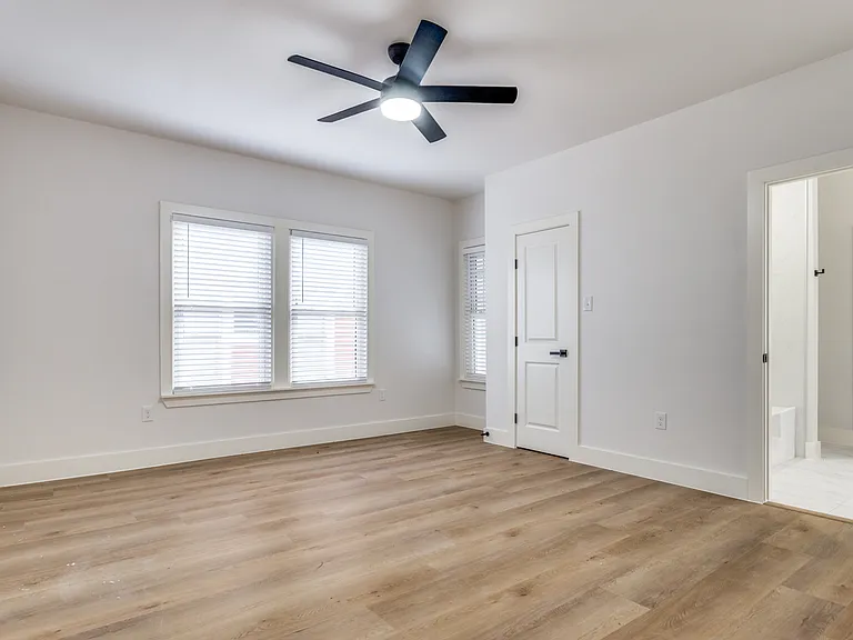 2101 Fairmount Ave — Photo 11