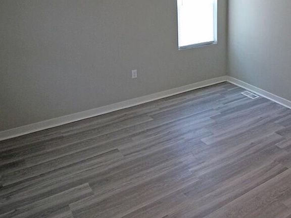5th image of 2804 Cadillac St