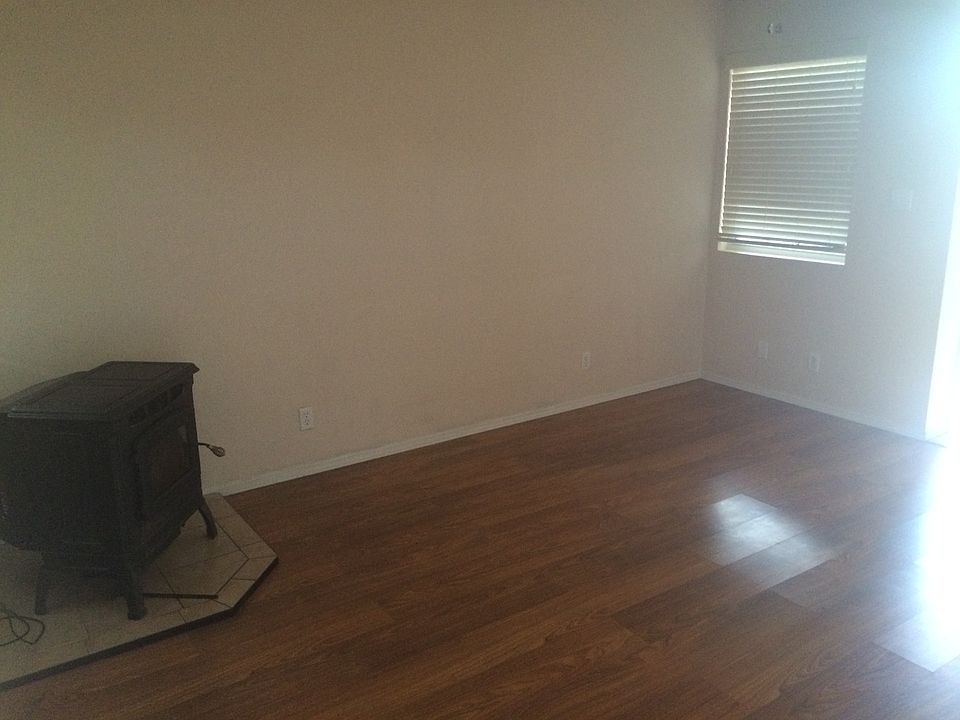 2nd image of 513 Cimarron Meadows Dr NE