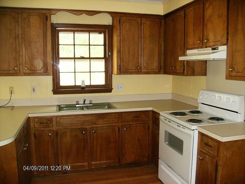 2nd image of 203 Carmon St