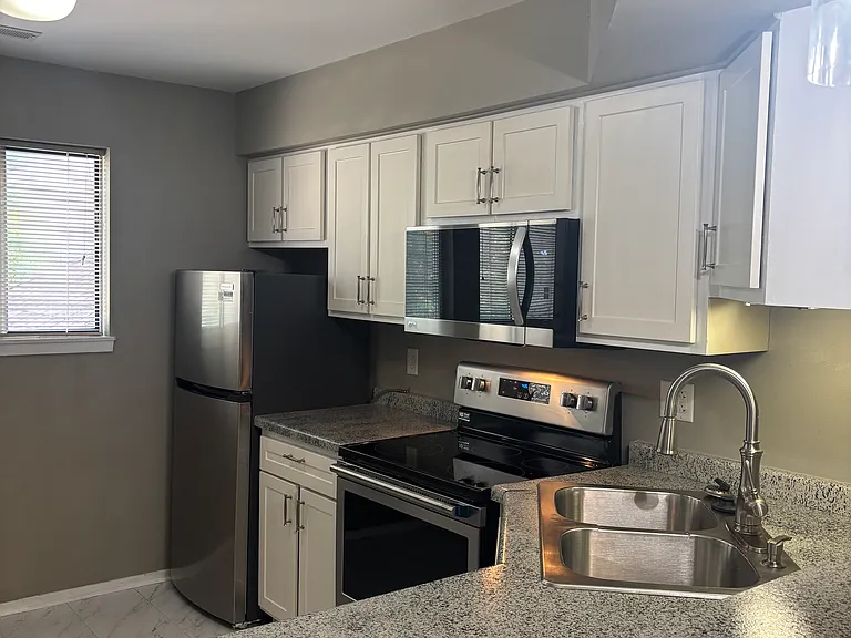 829 W Puetz Rd #6 — Photo 7