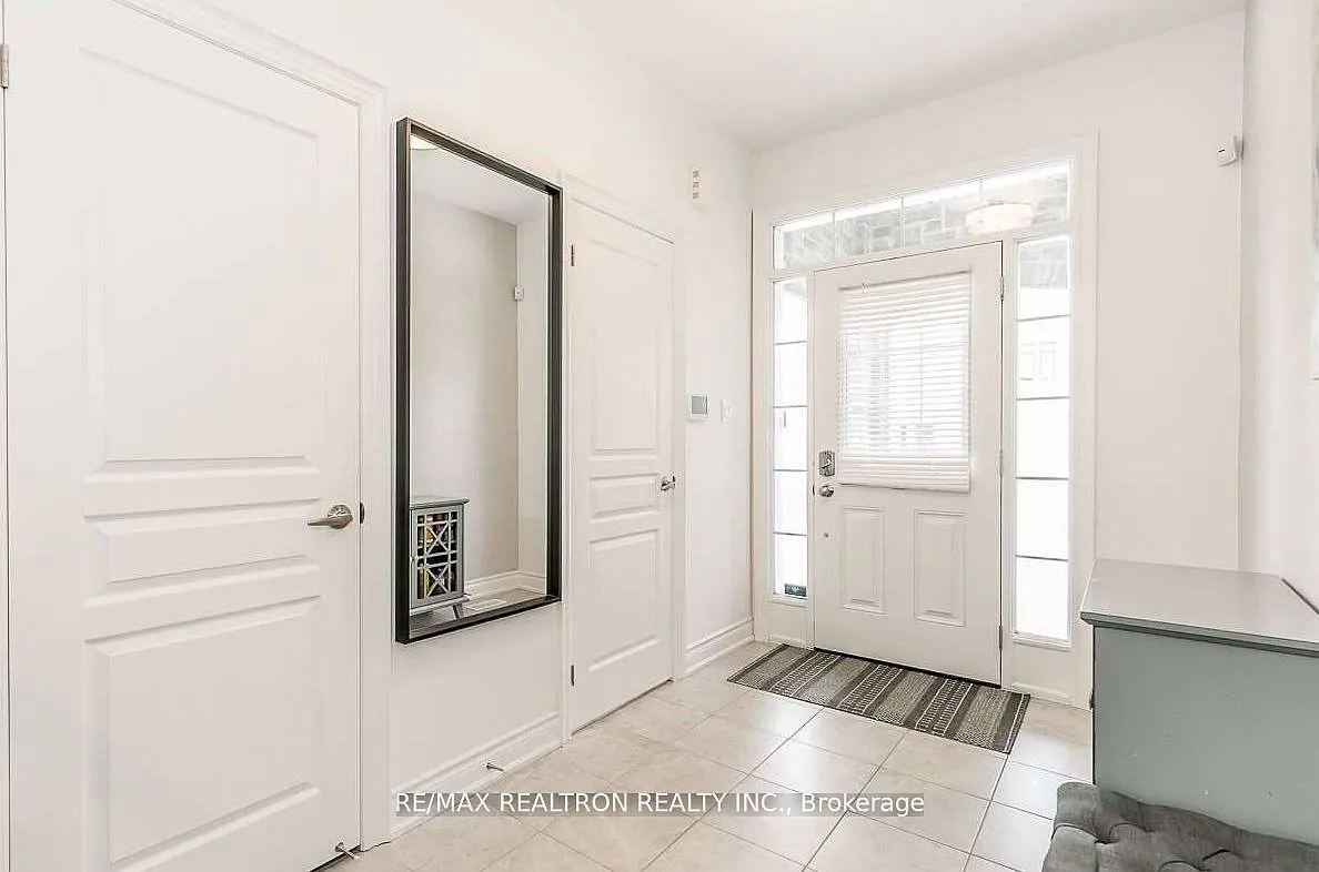 4 bed, $3,600 — Photo 2
