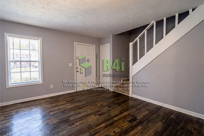 3 bed, 1.5 bath, 1080 sqft, $1,375 — Photo 3