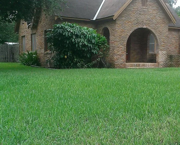 1004 S Indiana Ave — Photo 1