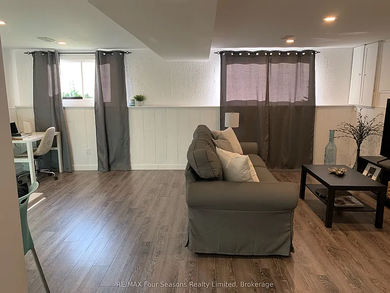 57 Courtice Cres #2 — Photo 4