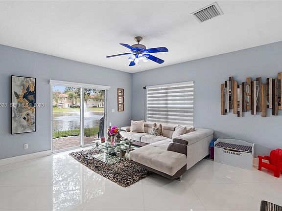 4th image of 4301 Macarthur Palm Trl