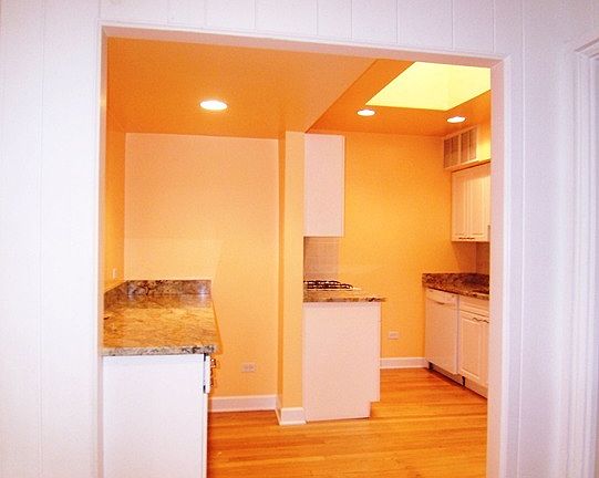 5th image of 939 Elmwood Ave #Ch