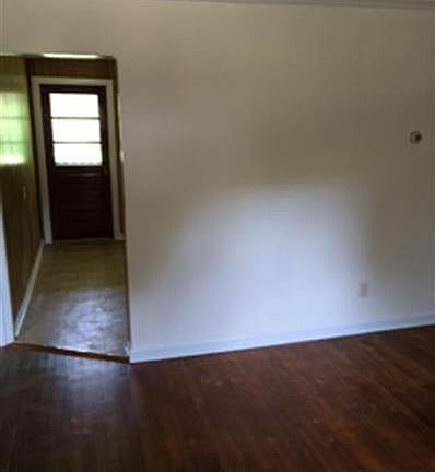 2nd image of 140 Brown Ave
