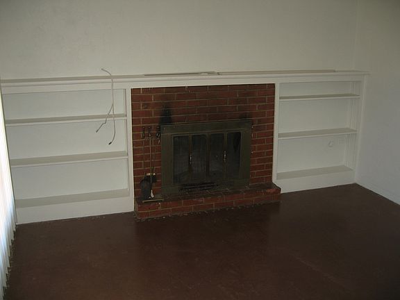 3rd image of 1212 E Winter Dr