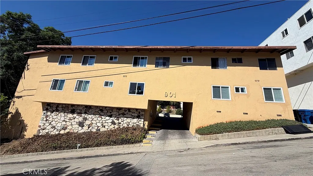 1 bed, 650 sqft, $2,100 — Photo 1