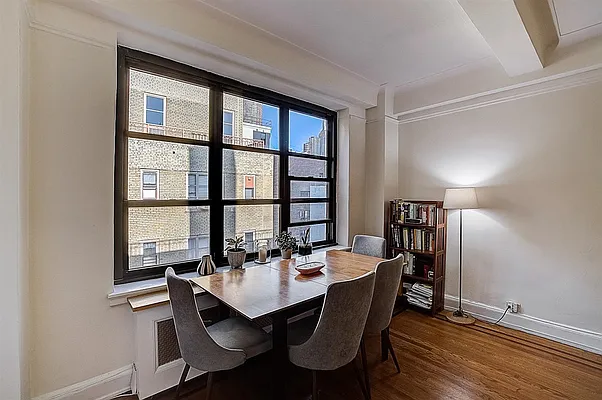 Sold by Redfin Real Estate | media 6