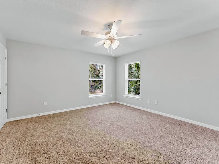 9416 N Sandree Dr — Photo 21