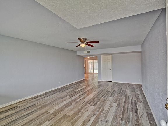 5th image of 1737 N Old Colony