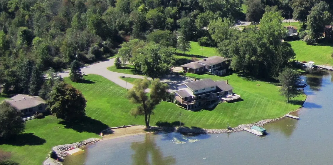 7092 Driftwood Dr photo 1