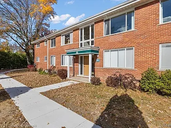 335 N Eton St Unit 31H, Birmingham, MI 48009