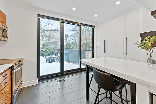 111 Summerhill Ave Photo 1