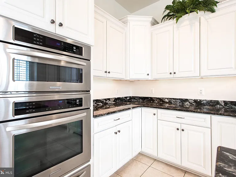 8319 Quarry Manor Ter — Photo 28