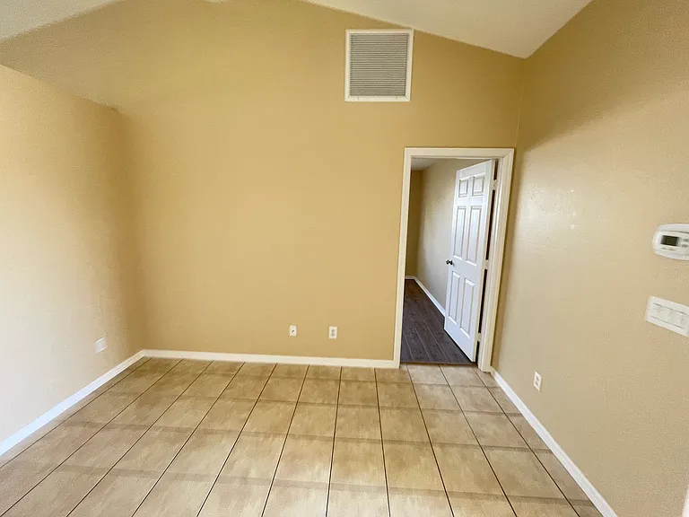 8259 Caloosa Rd — Photo 24