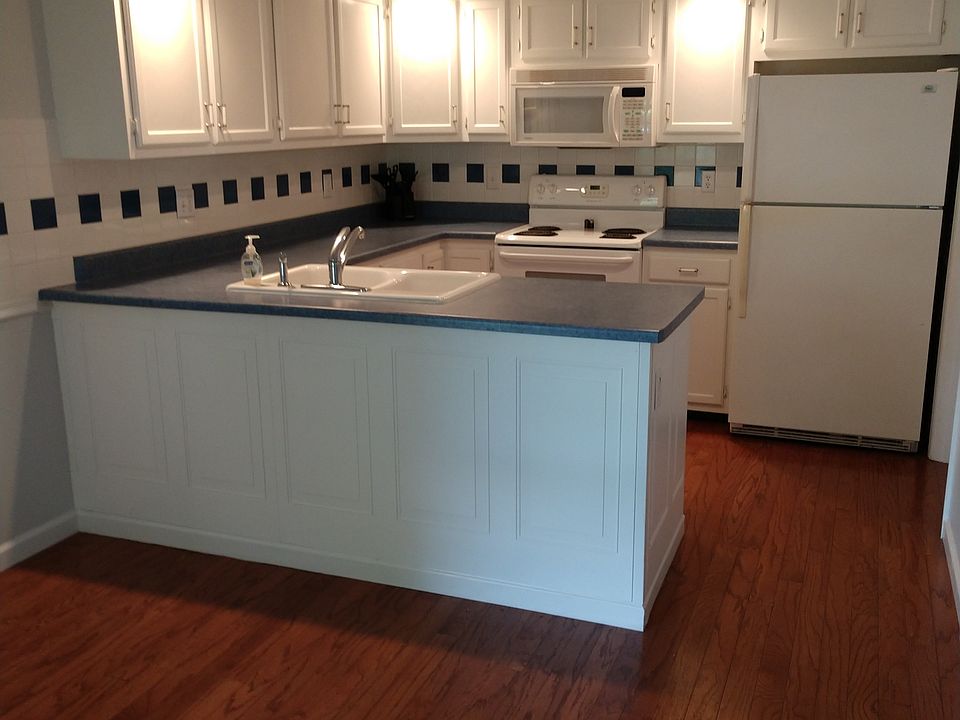 2nd image of 3917 S Laurel Ct