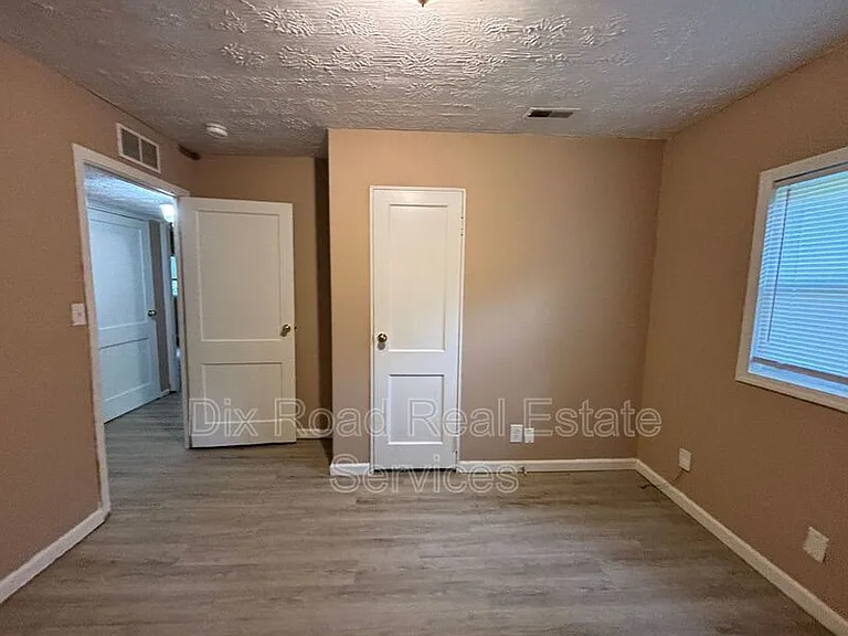 1739 Embury Park Rd — Photo 18