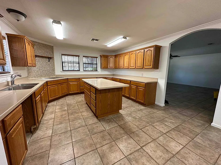 125 S Bluebonnet Dr — Photo 1