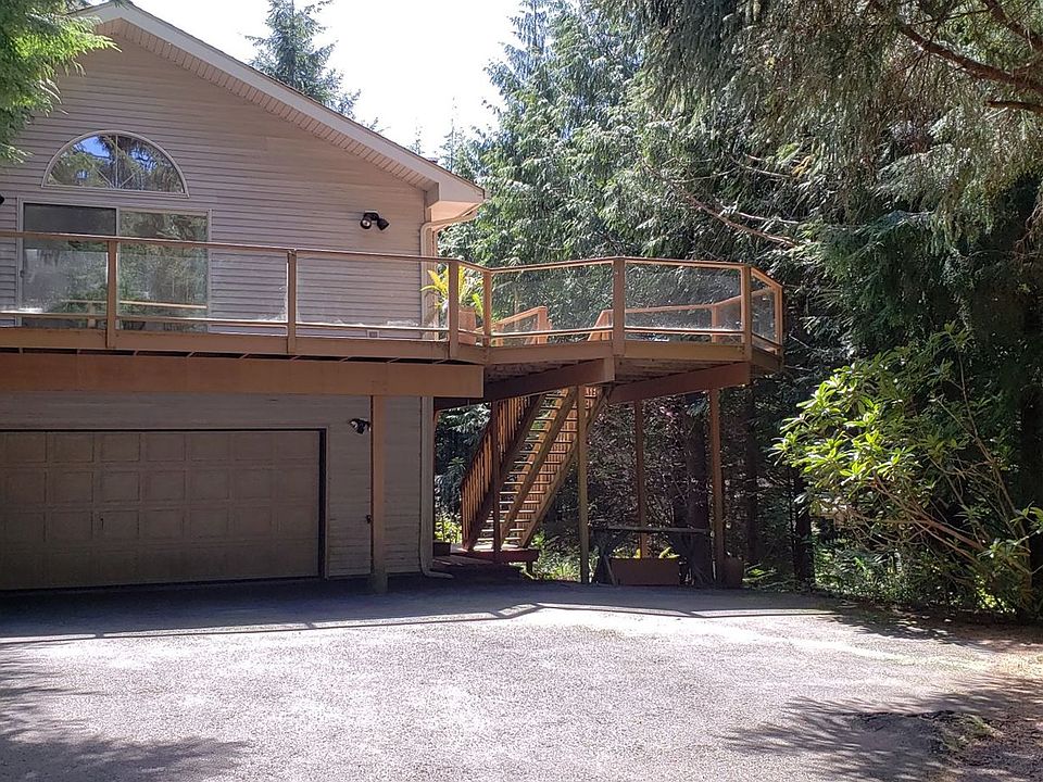 1st image of 556 Fairway Dr