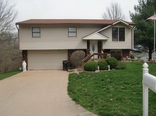 7 Yorkshire Dr, Ottumwa, IA 52501