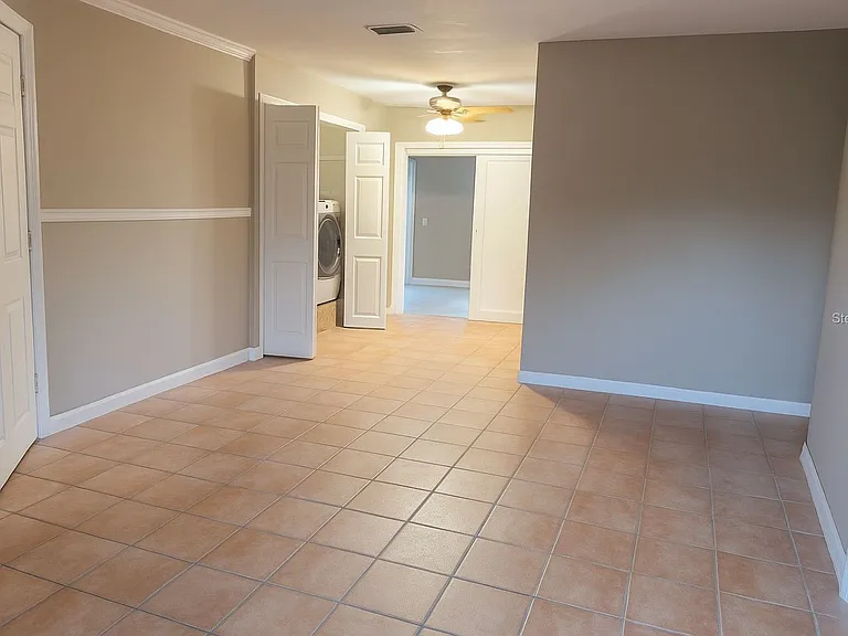 4409 W Varn Ave — Photo 6