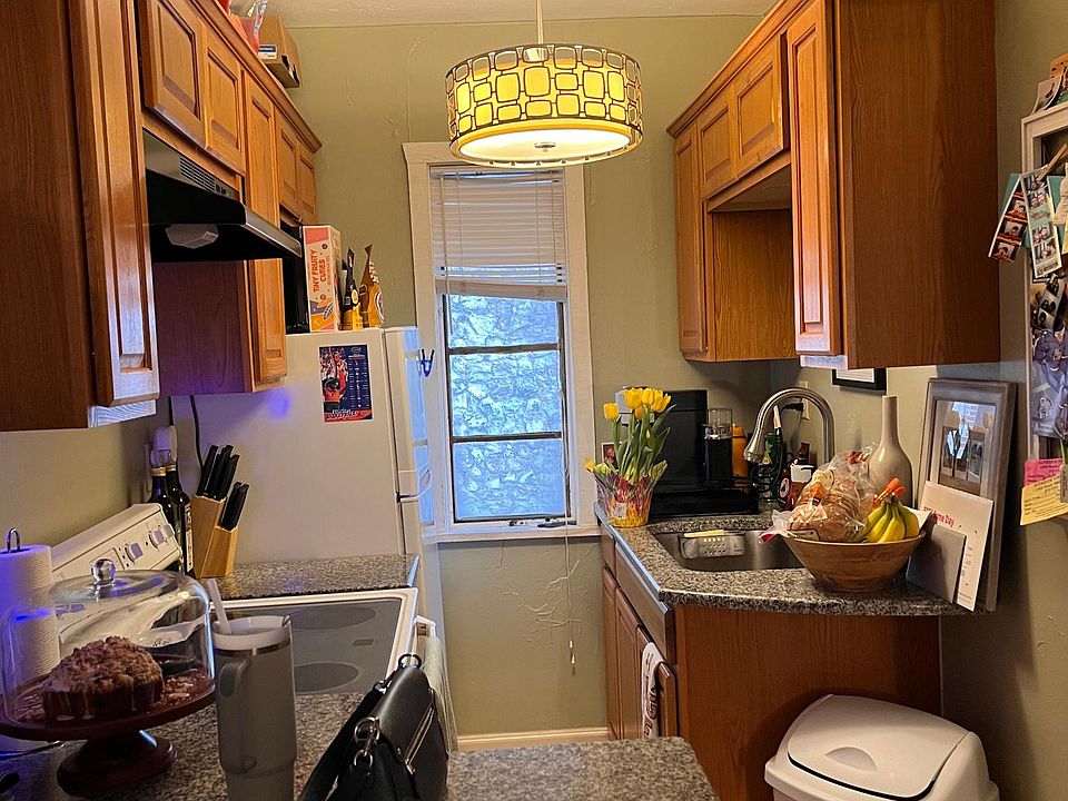 1st image of 916 SW 7th Ave APT 1