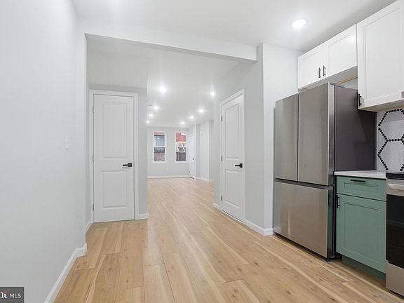 3rd image of 2215 Earp St