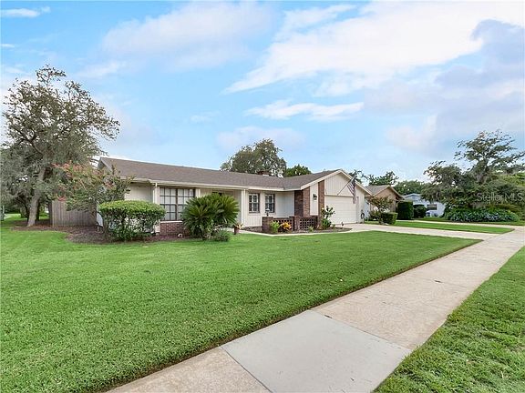 5th image of 206 Harrogate Pl