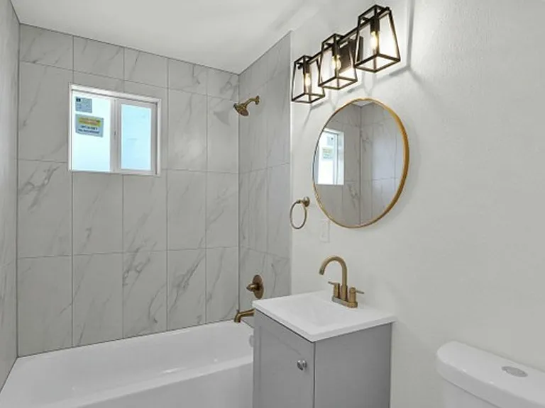 Newly Renovated 2 Bedroom, 1 Bath, with Stainless Appliances! — Photo 22