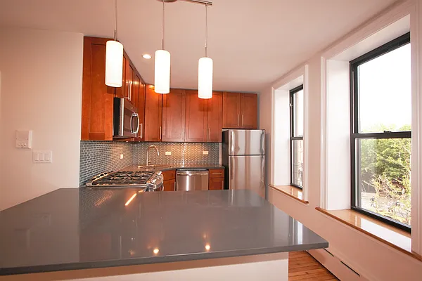 Rented by R New York | media 20