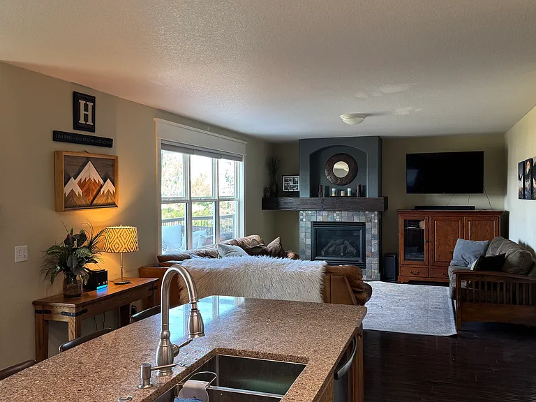 4261 Eagle Ridge Way — Photo 4
