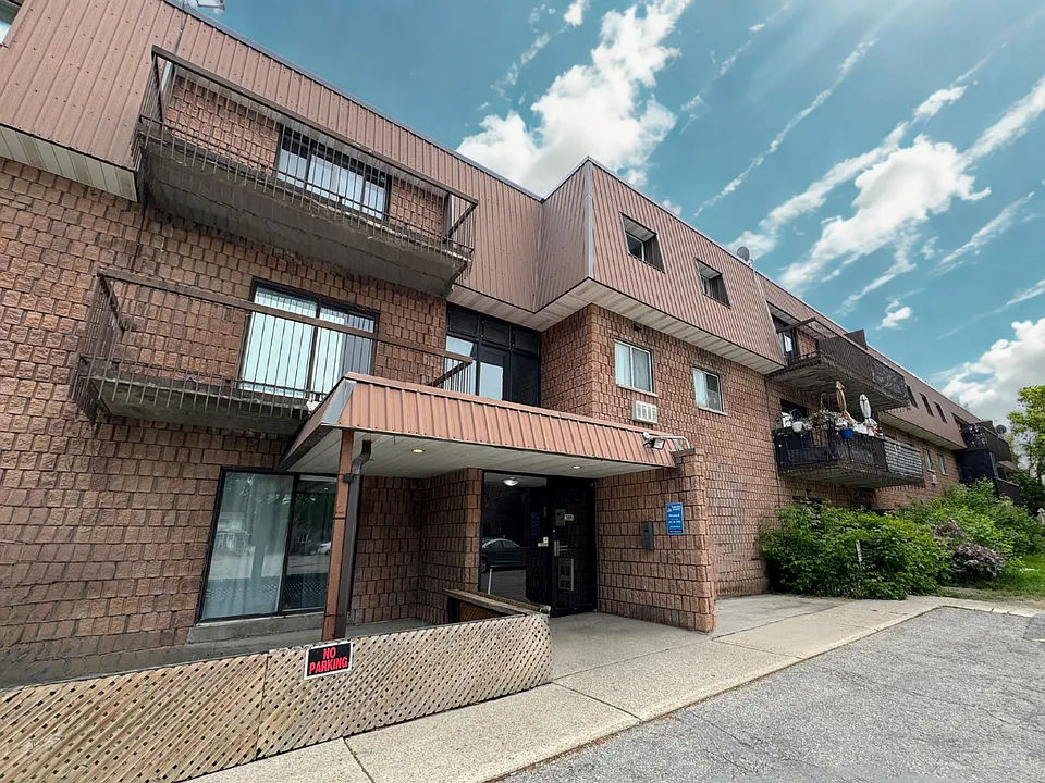 306 Carling St